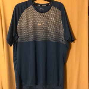 NIKE men’s DrI-Fit short sleeve running Tee NWT